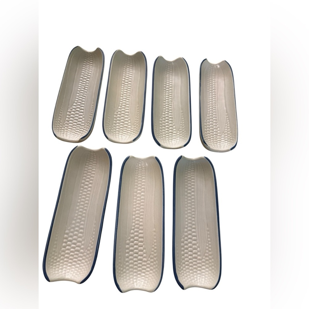 Pfaltzgraff Yorktowne Patterned‎ Corn On The Cob Holders Footed Dish Trays 7 set